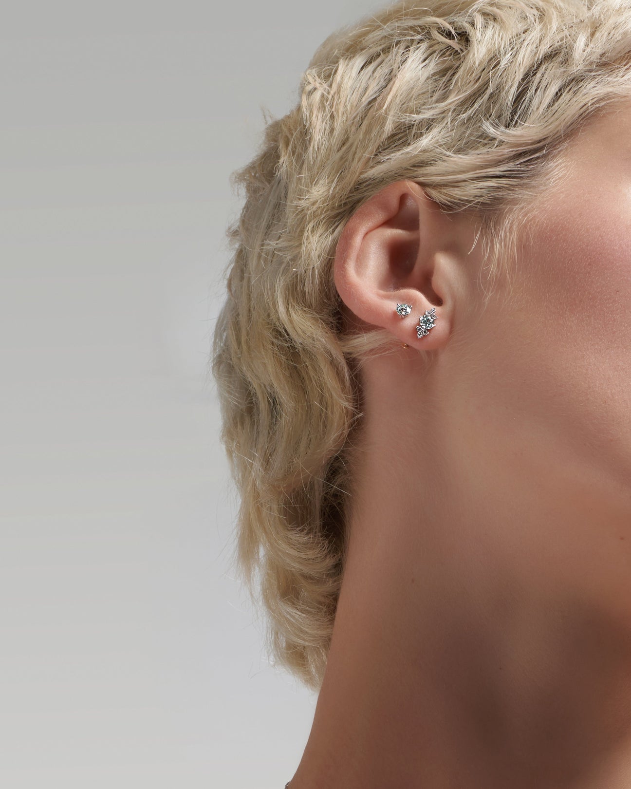 Round brilliant flatback earrings - Round brilliant flatback earrings -  The Future Rocks -    2