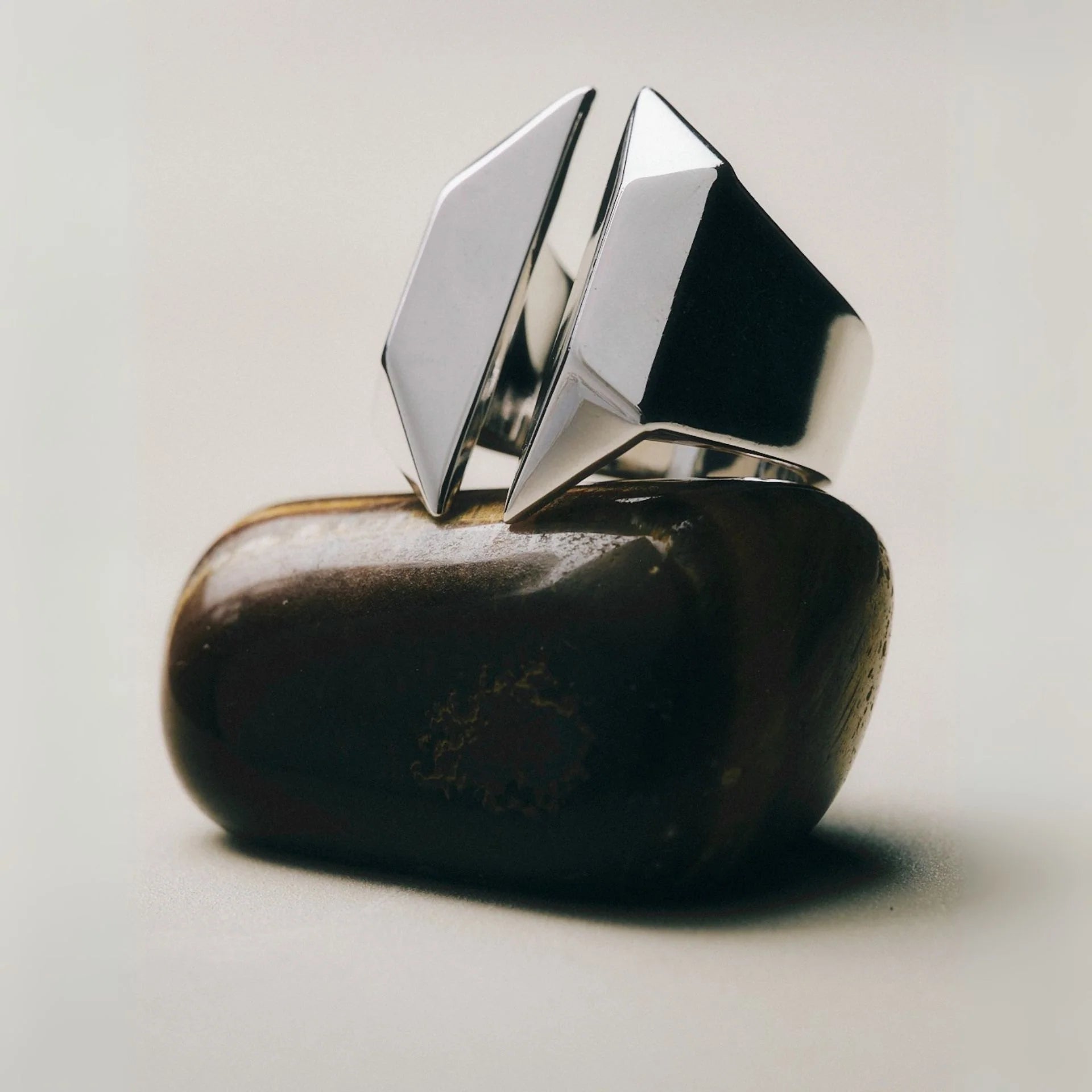 The Sculptor's Shield ring - The Sculptor's Shield ring - The Future Rocks - 6