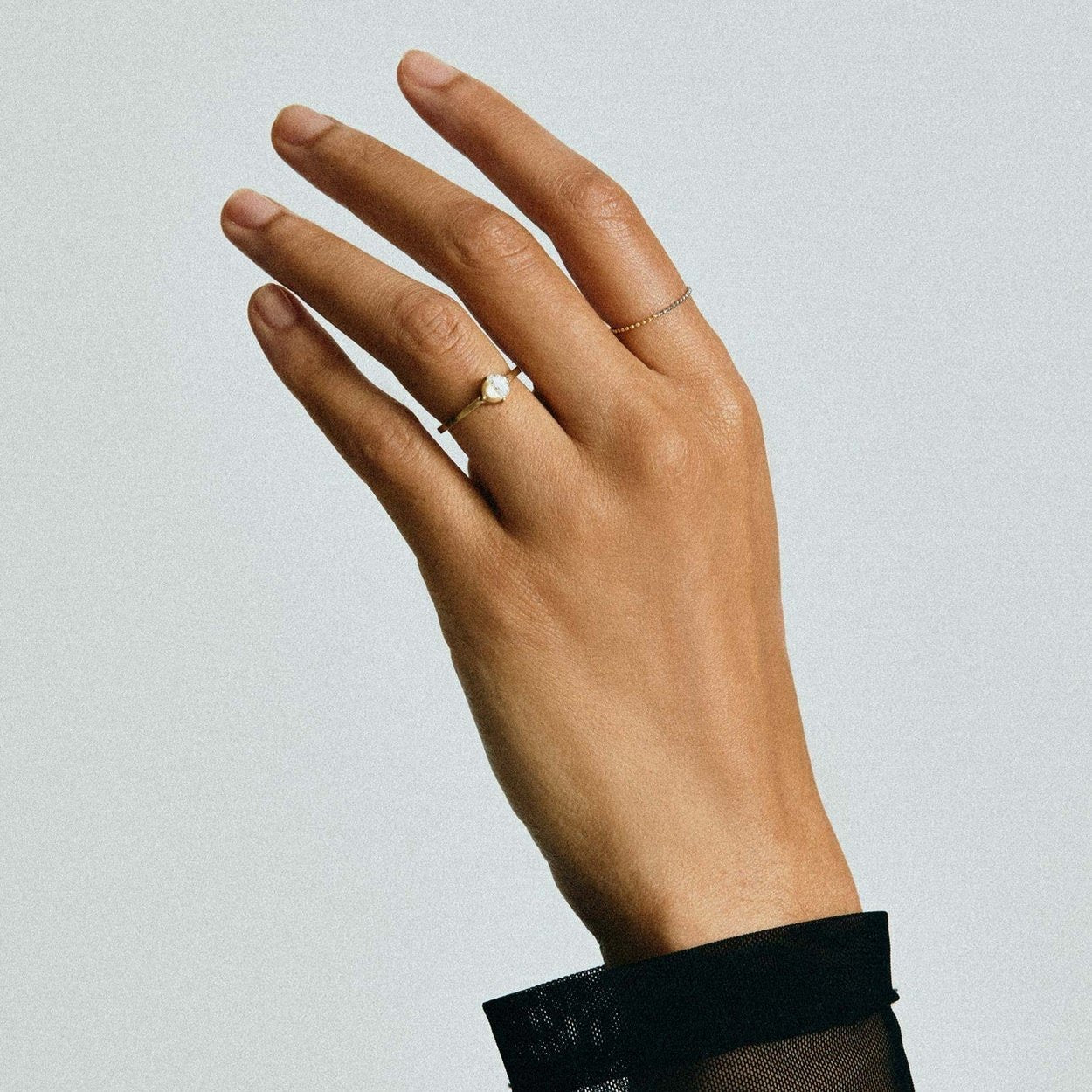 Pixel symmetry ring mono - Pixel symmetry ring mono -  The Future Rocks -    2