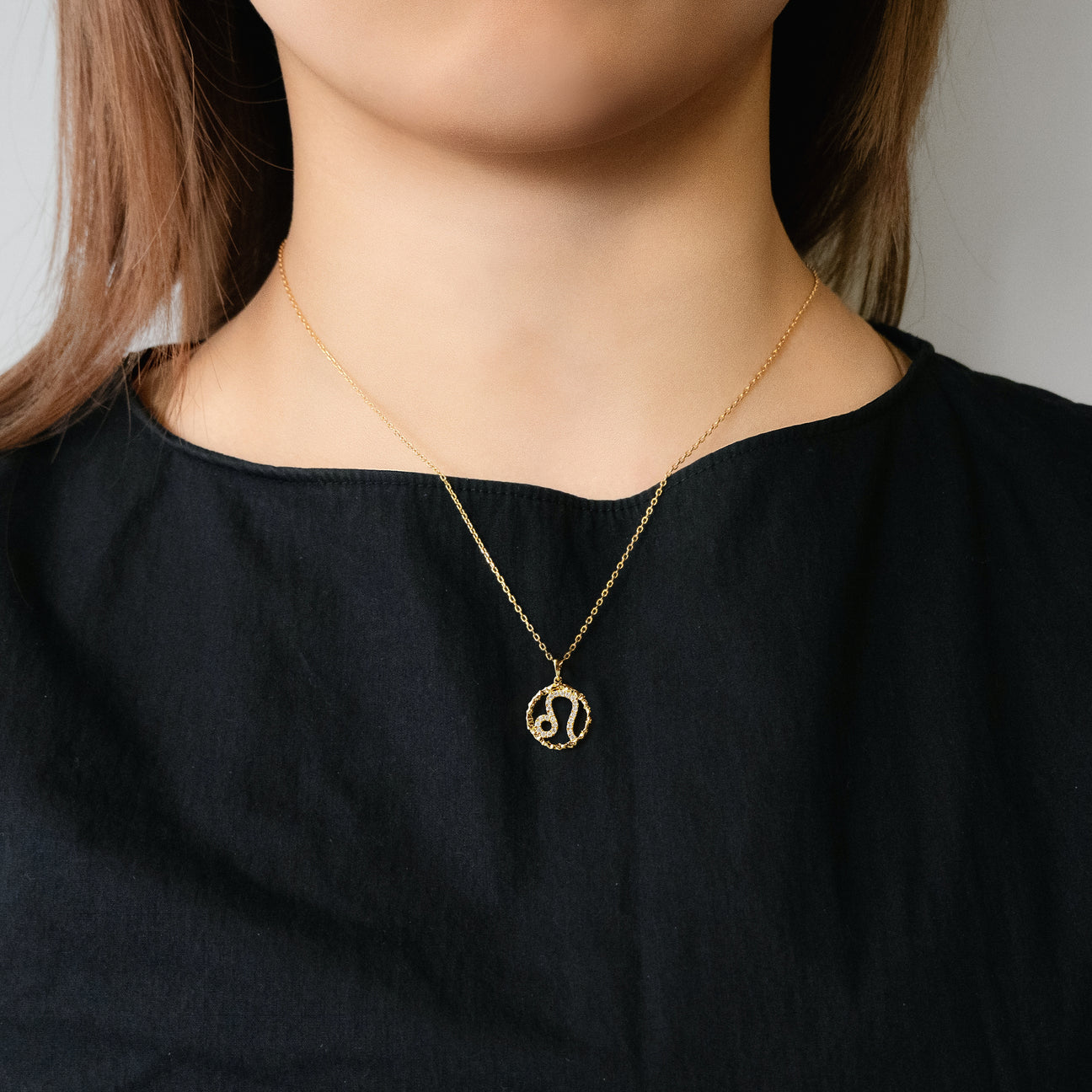 Leo medallion pendant necklace - Leo medallion pendant necklace -  The Future Rocks -    2