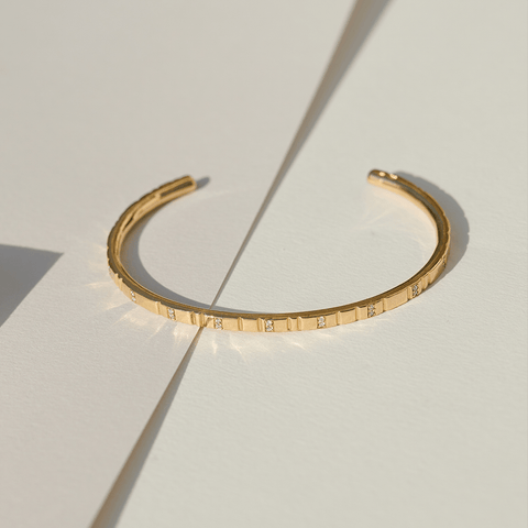 Loveline embrace cuff - The Future Rocks