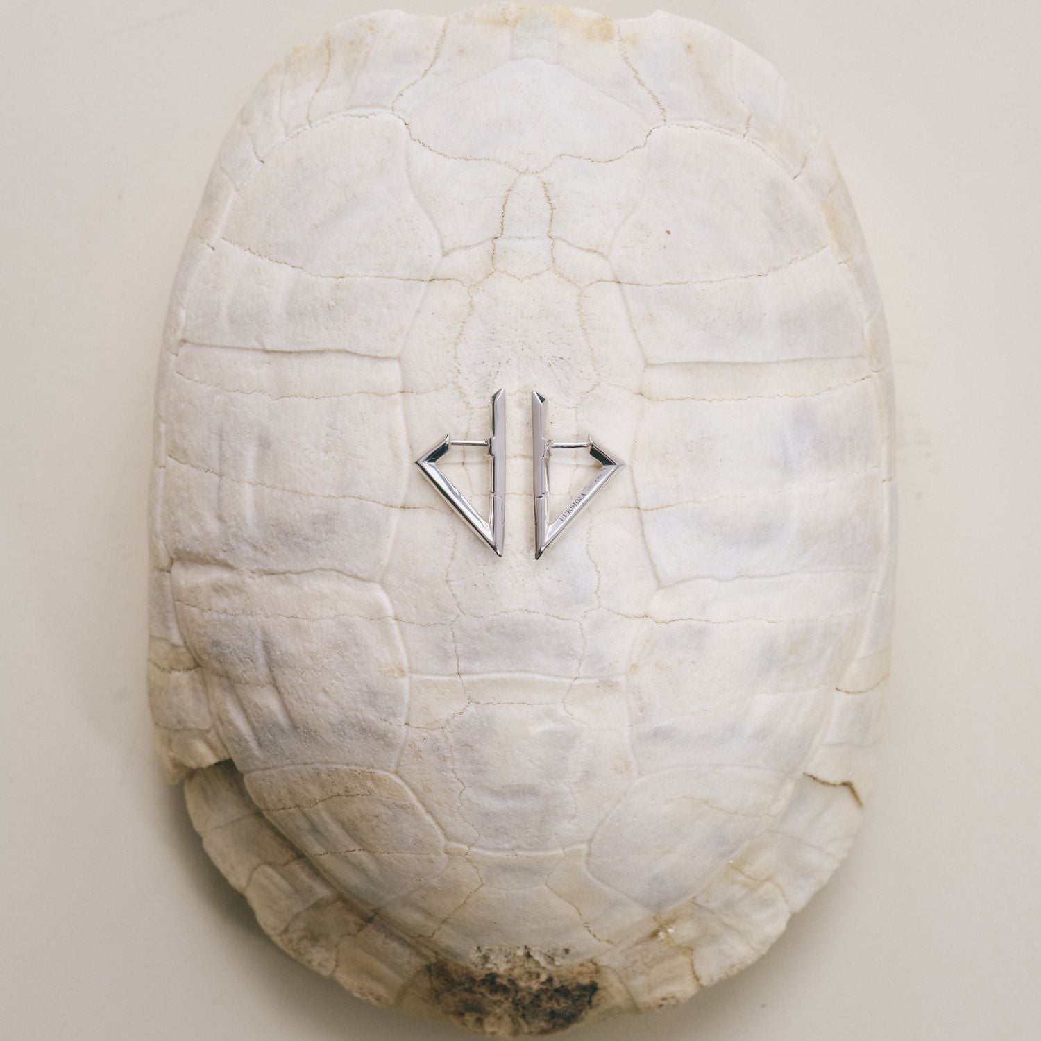  Sculptura triangle small earrings - Sculptura triangle small earrings -  The Future Rocks -    12 