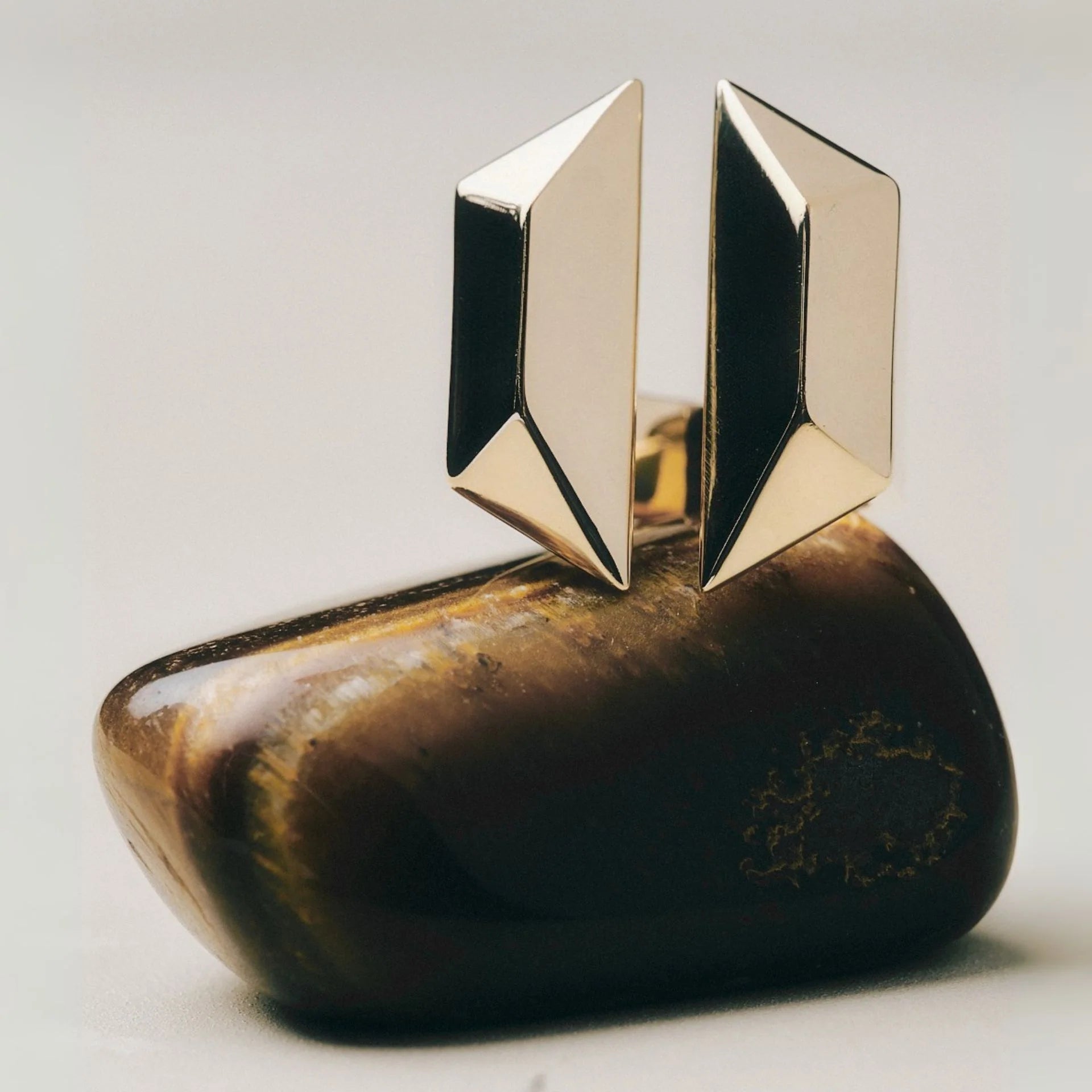  The Sculptor's Shield ring - The Sculptor's Shield ring -  The Future Rocks -    5 