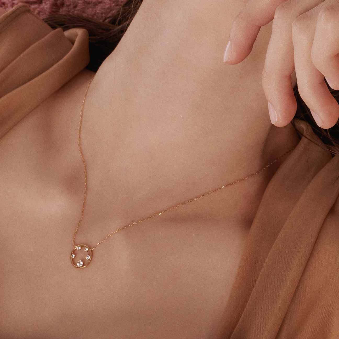  Orbit necklace - Orbit necklace -  The Future Rocks -    2 