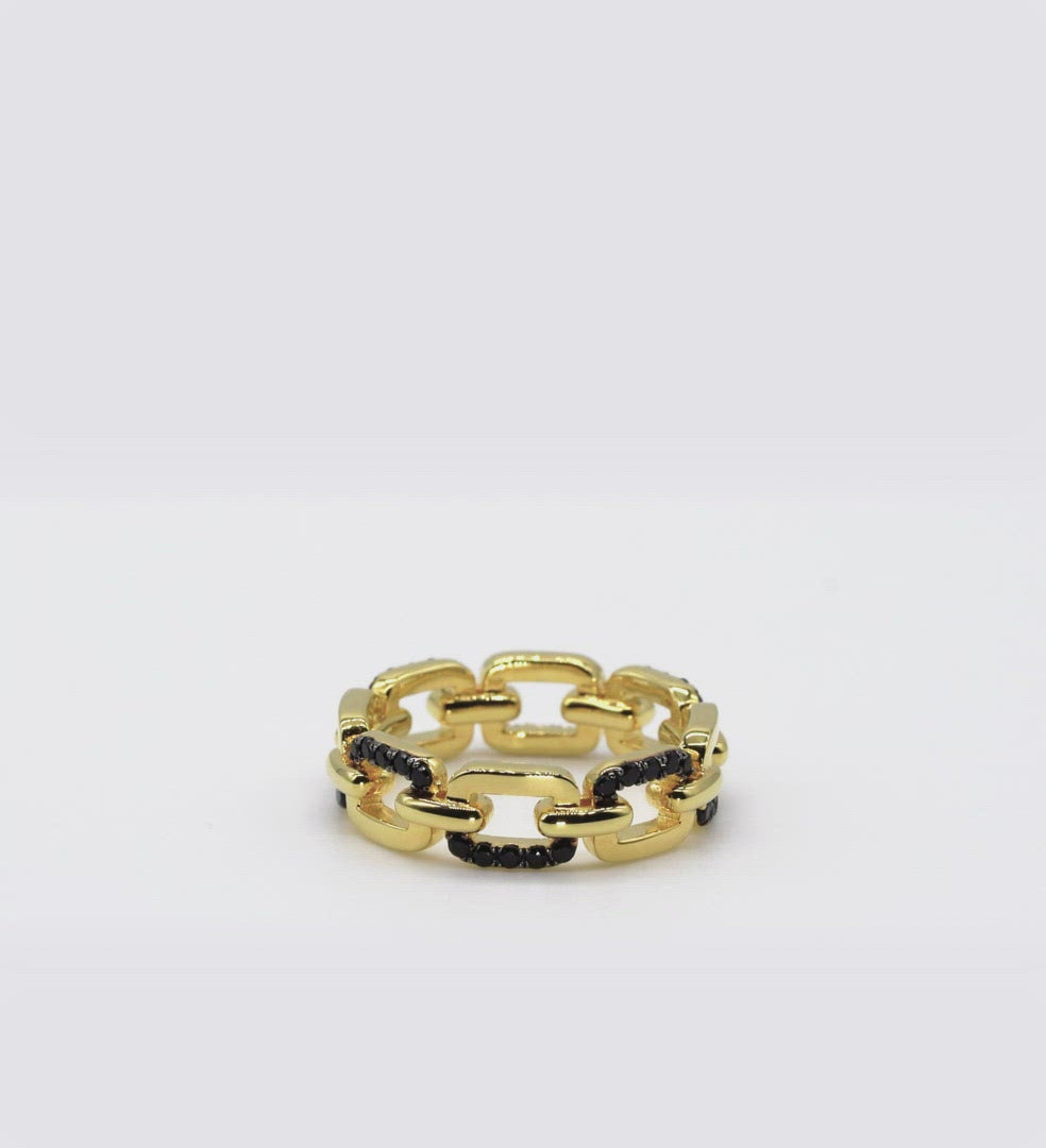 Alondra - Horizon link ring - 18k recycled gold vermeil lab-grown black spinel ring - Video 01