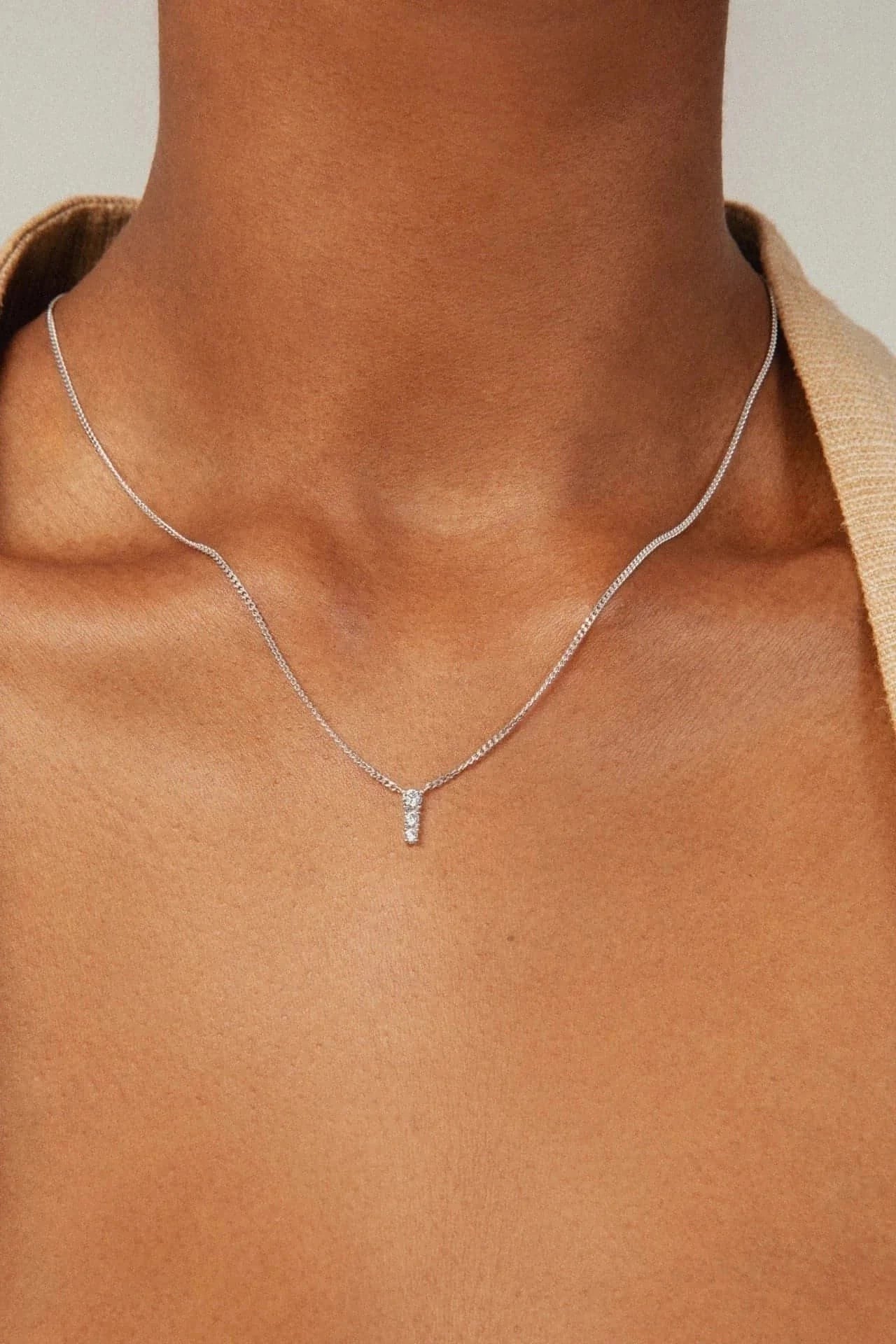  Degrade necklace - Degrade Three Stone Diamond Necklace -  The Future Rocks -    2 