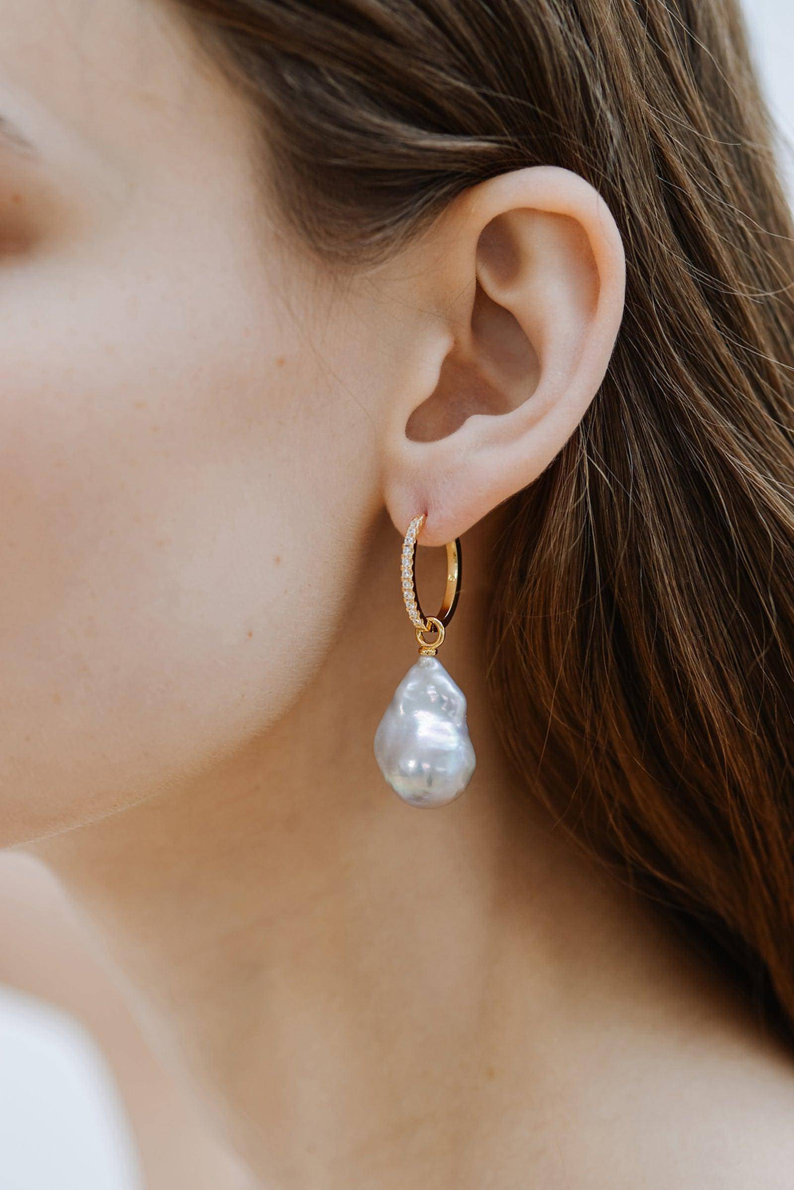  Embrasé pearl hoop earrings - Embrasé pearl hoop earrings -  The Future Rocks -    2 