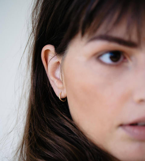  Essential earrings - 18K Recycled Gold Essential Hoop Earrings -  The Future Rocks  -    2 