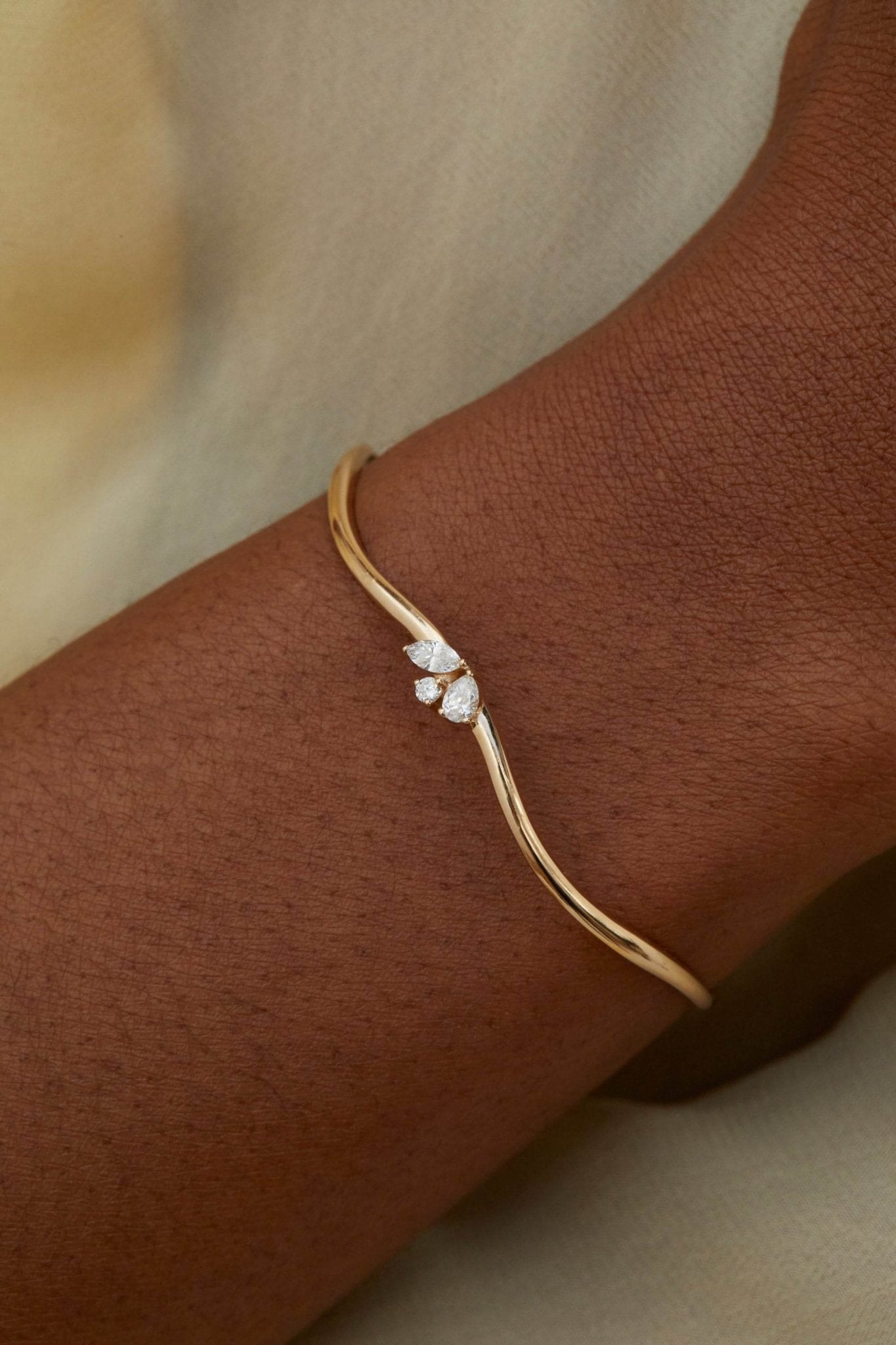  Onda cuff - Onda cuff -  The Future Rocks -    4 