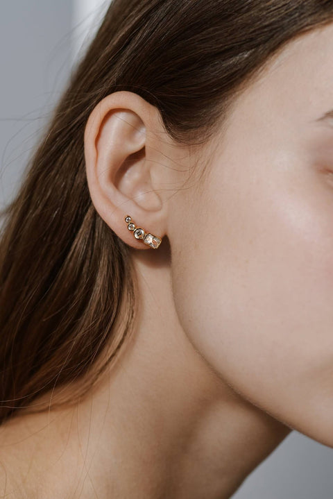  Thea diamond ear pin - Lab-Grown Diamond Ear Pin -  The Future Rocks  -    2 